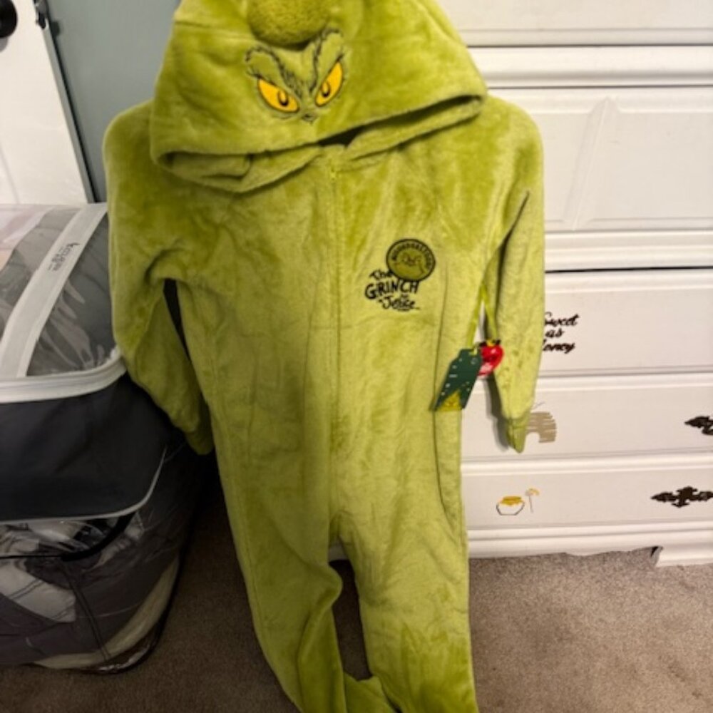 Kids The Grinch One Piece Pajamas, Costume by Justice Girl SIZE S (7/8)